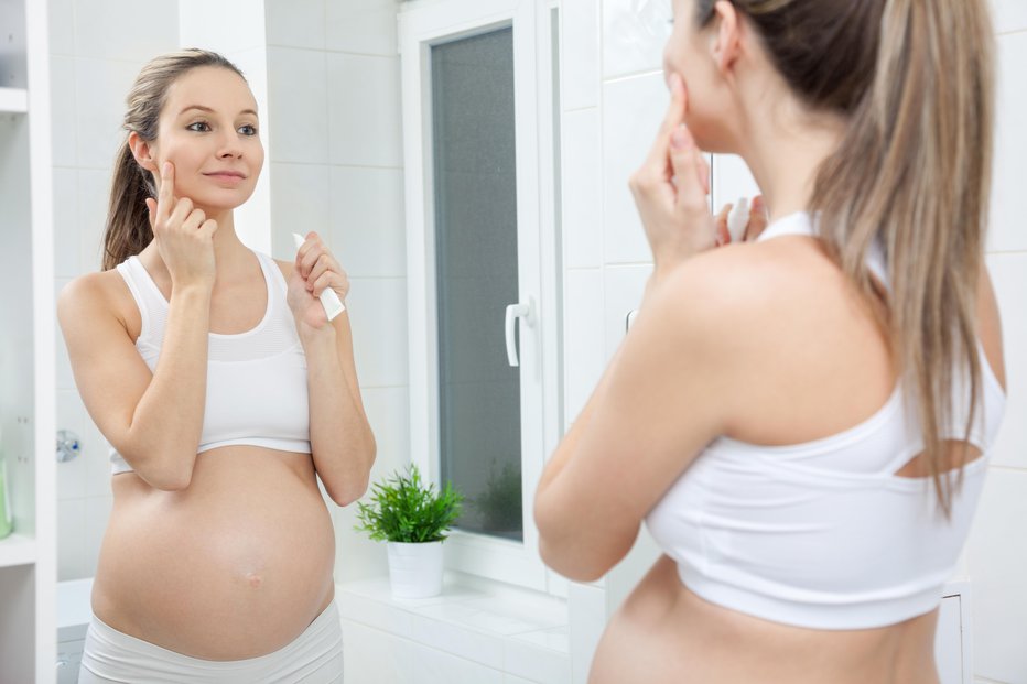 Fotografija: Nosečniški hormoni lahko povzročijo motnje v pigmentaciji. FOTO: And-one/Getty Images