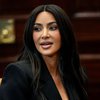 Kim Kardashian v zaporu obiskala morilska brata Menendez, meni, da je njuna kazen krivična