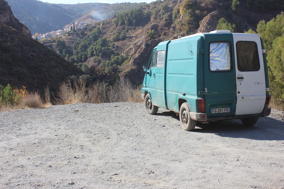 Fotografija: V redko naseljenih dolinah najjužnejše španske pokrajine Andaluzije so našli zatočišče sodobni hipiji. FOTO: Igor Fabjan