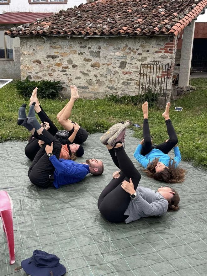 Joga za utrujene noge. FOTO: Metka Žumer 