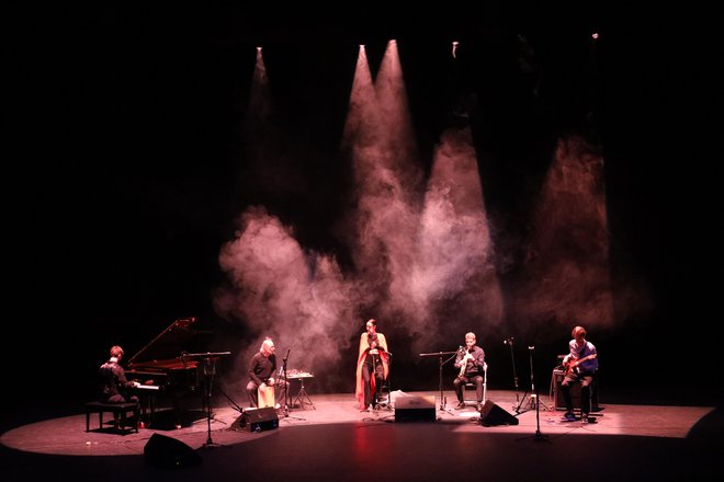 Sentido Project prepletajo improvizacijsko svobodo jazza z ritmično intenzivnostjo flamenka. FOTO: Nik Erik Neubauer