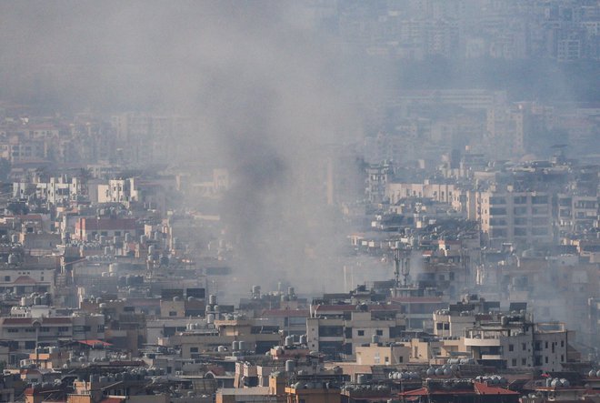 Dim nad Libanonom po izraelskem napadu. FOTO: Amr Abdallah Dalsh Reuters