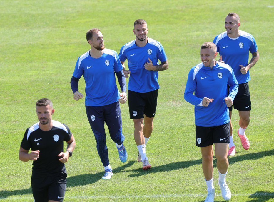 Fotografija: Vratar Jan Oblak, Jan Mlakar, Jasmin Kurtić in Jure Balkovec so v novi sezoni lige narodov standardni člani slovenske reprezentance. FOTO: Dejan Javornik