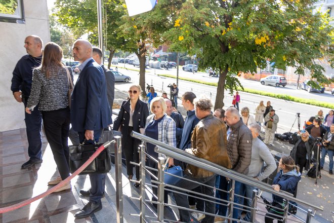 Na fotografiji so starši umorjenih otrok. FOTO: Borna Jaksic/pixsell Pixsell