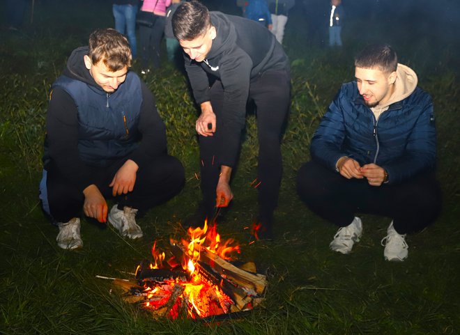 Tresimir je velel prižgati ogenj.