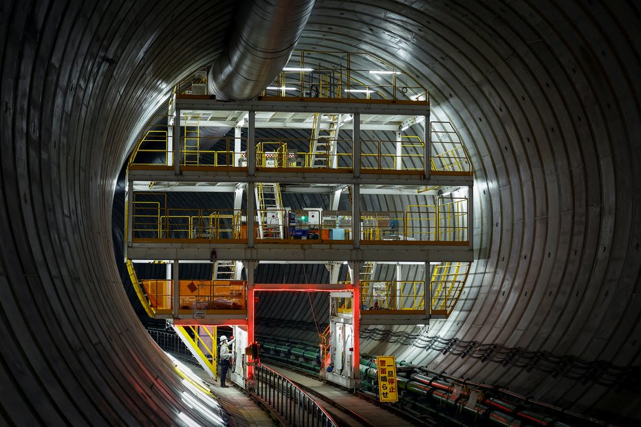 Fotografija: Znova so zagnali stroje. FOTO: Issei Kato/Reuters