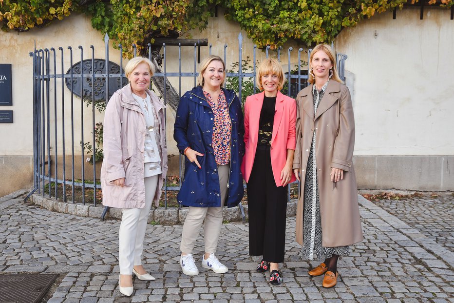 Fotografija: Organizatorke srečanja Ona ve v Mariboru: Dragica Korenjak, Mateja Malnar Štembal, Mateja P. Kristanič in Katja Janko Puh FOTOGRAFIJE: MP PRODUKCIJA/PIGAC.SI