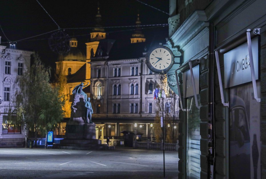 Fotografija: Zgodilo se je v centru Ljubljane. FOTO: Jože Suhadolnik/Delo