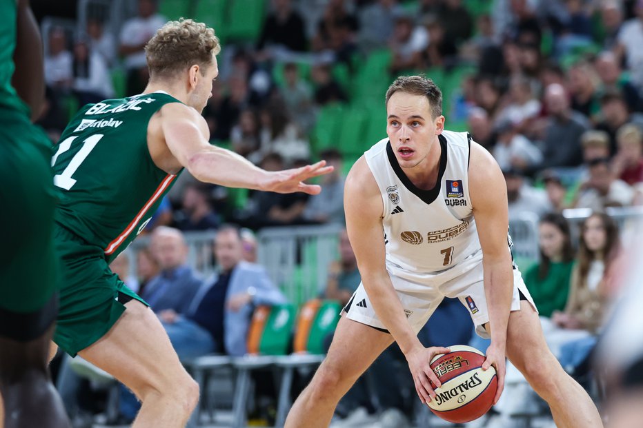 Fotografija: Klemen Prepelič je na začetku sezone med najboljšimi igralci Dubaja. FOTO: Aleš Fevžer/Cedevita Olimpija