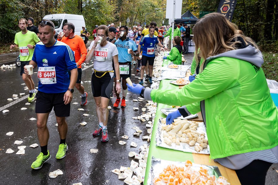 Fotografija: Raje pijte vodo ali športno pijačo. FOTO: Matic Klanšek Velej/Sportida 