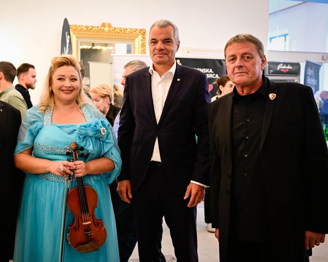 Mariborski župan Saša Arsenovič, Gorazd Šifrer in violinistka Inga Ulokina