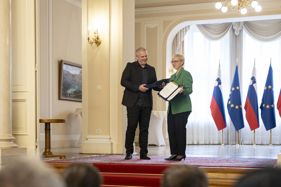 Fotografija: Radijski voditelj je bil ganjen.