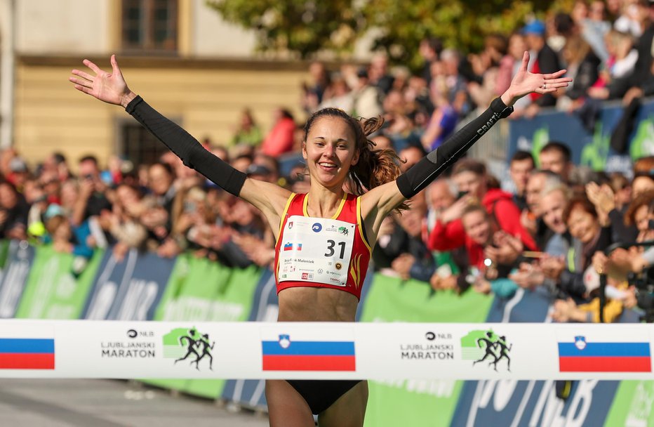 Fotografija: Anja Fink Malenšek je pričakovano državna prvakinja v maratonu (2:39:10). FOTO: Matej Družnik, Delo