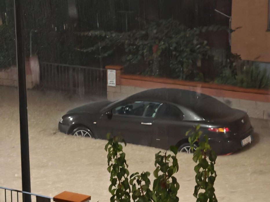 Fotografija: Fotografija je simbolična FOTO: Tornado, zaslonski posnetek