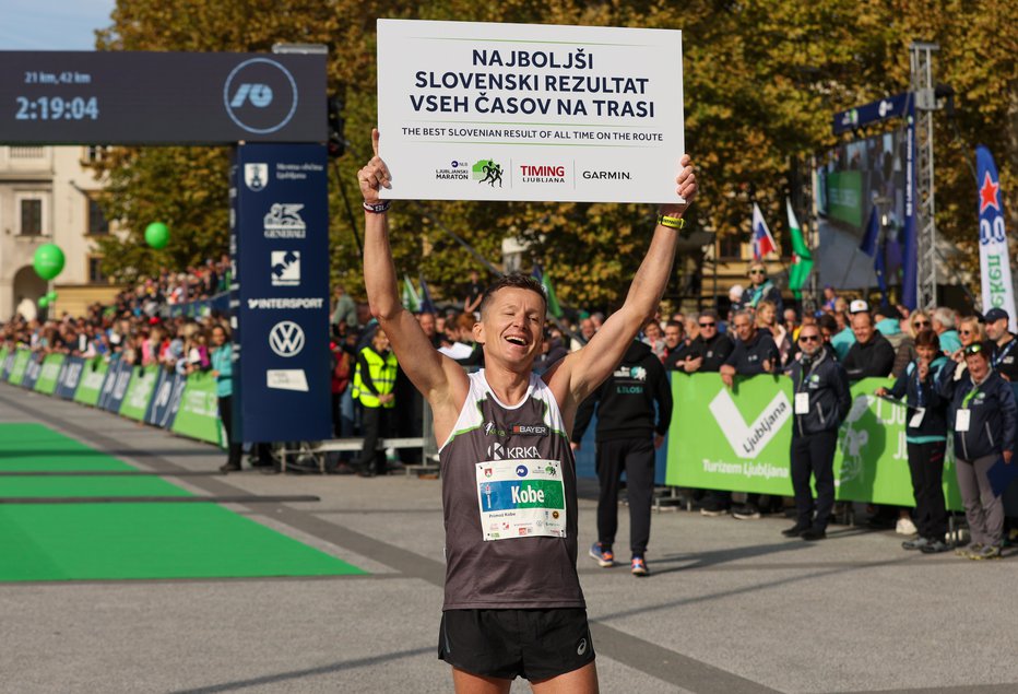 Fotografija: Primož Kobe se je ob naslovu državnega prvaka veselil tudi novega slovenskega rekorda proge. FOTO: Matej Družnik