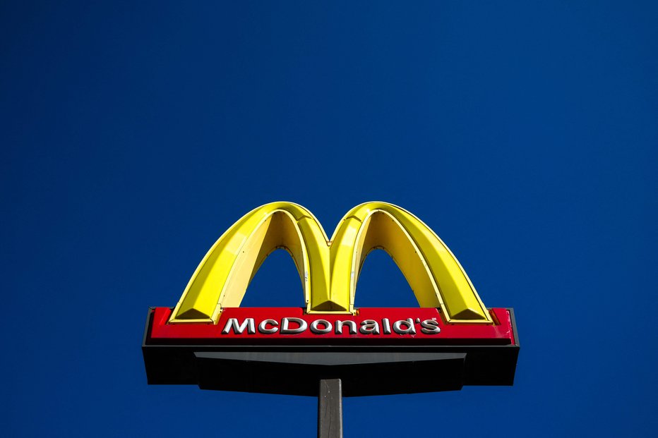 Fotografija: McDonald's je predmet preiskave zaradi več zastrupitev. FOTO: Charly Triballeau Afp