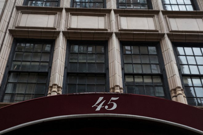 Lastništvo luksuznega stanovanja v New Yorku bo preneseno na ženski, ki ga tožita. FOTO: Shannon Stapleton/Reuters