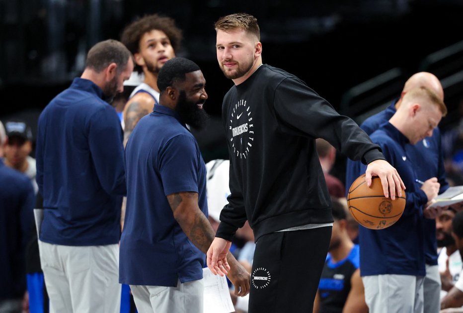 Fotografija: Luka Dončić zdrav in nasmejan pričakuje začetek sezone. FOTO: Kevin Jairaj, Reuters