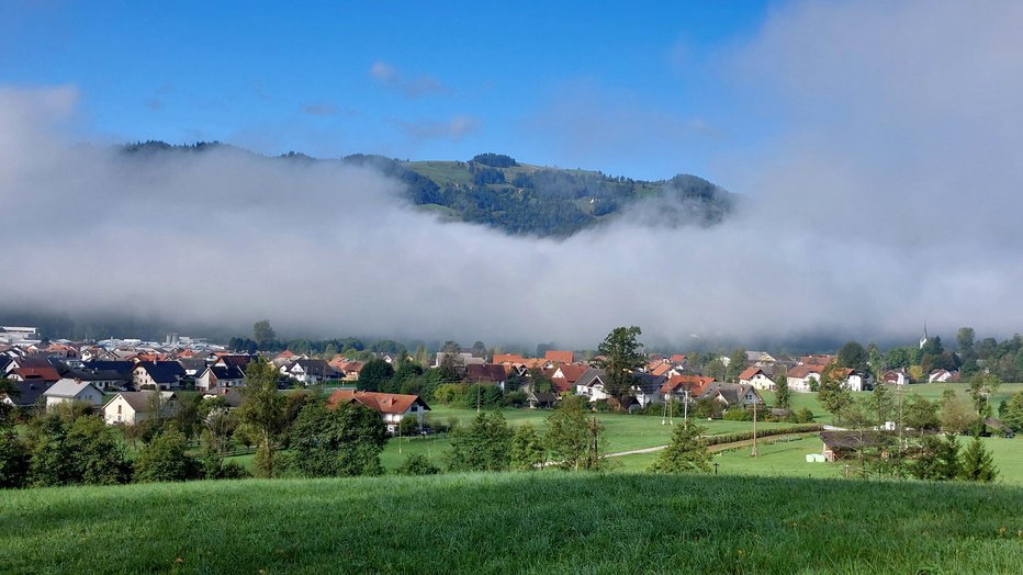 Fotografija: Pogled na Žiri FOTOGRAFIJE: Janez Mihovec