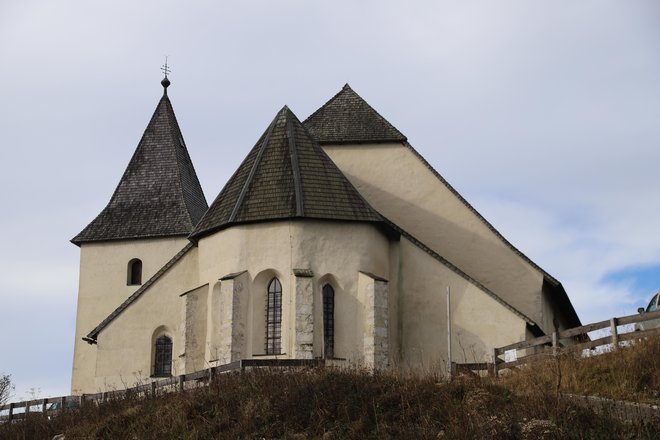 Na Uršljo goro se vsako leto odpravijo Uršule, Urške in Urše. FOTO: Jože Miklavc