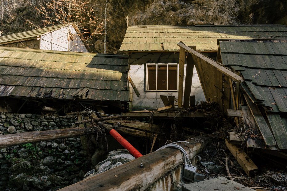 Fotografija: Partizanska bolnica Franja je v čakalnici za vpis na Unescov seznam že od leta 2000, vmes so jo ujme skoraj povsem dotolkle. FOTO: Sašo Tušar