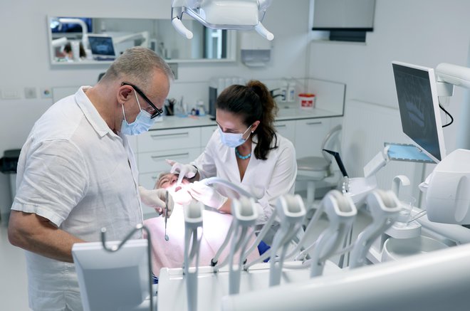  Vrhunska klinika Ortoimplant DENTAL SPA ponuja celovito ponudbo storitev, ne glede na vaše težave. FOTO: Blaž Sames