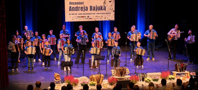 Največ bučnih aplavzov je požel Harmonikarski orkester Andreja Bajuka.