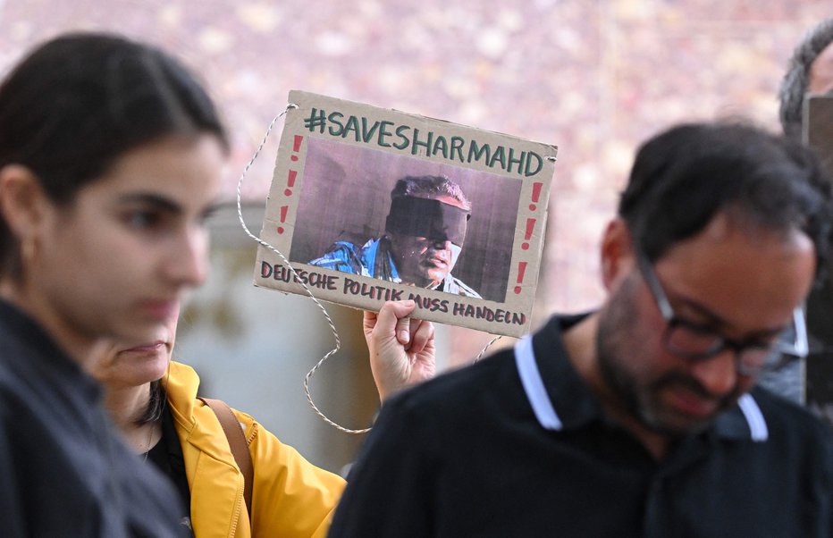 Fotografija: Po prijetju nemško-iranskega državljana je Nemčija od Irana zaman zahtevala njegovo izročitev. FOTO: Ina Fassbender/AFP