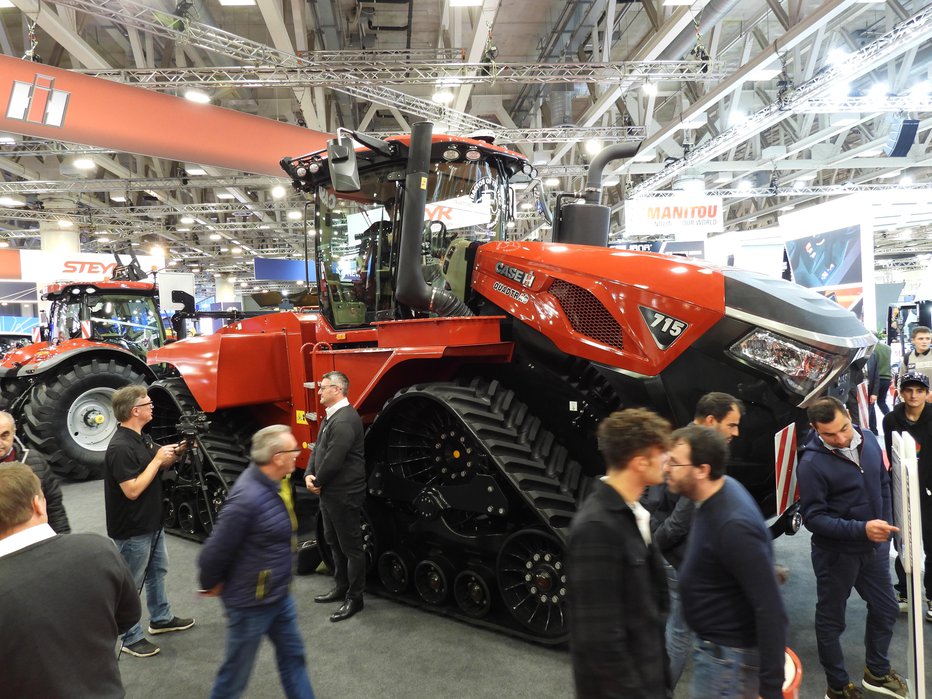 Fotografija: V kategoriji traktorjev velikih moči je najboljši case IH quadtrac 715, ki ima 715 KM nazivne moči. FOTOGRAFIJE: Tomaž Poje