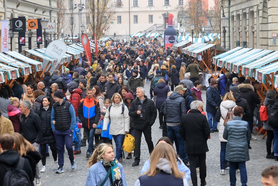 Fotografija: Pogled na živahno Stritarjevo ulico FOTOGRAFIJE: Dejan Javornik