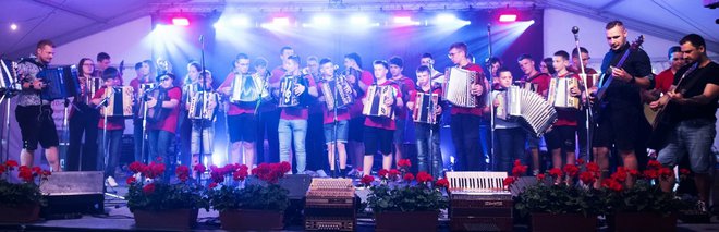 Orkester harmonikarjev Nika Polesa je nedavno nastopil v Permanih na Hrvaškem. FOTO: Arhiv Ansambla