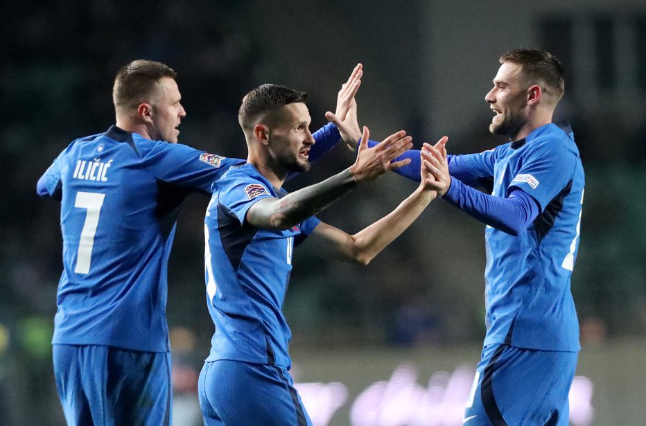 Fotografija: Josip Iličić, Petar Stojanović in strelec Jan Mlakar so se pred mesecem veselili zmage v Kazahstanu. FOTO: Pavel Mihejev/ Reuters