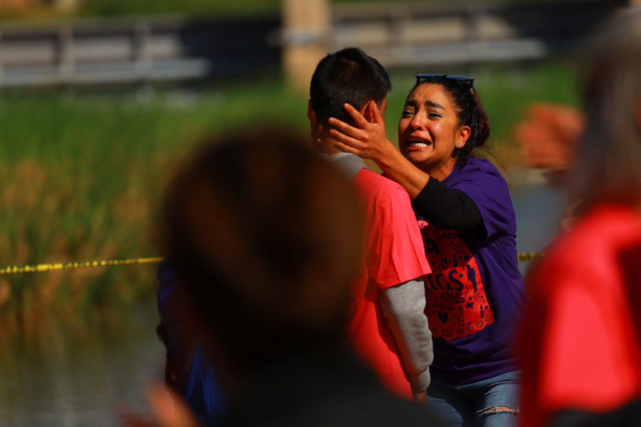 Fotografija: Prav vseeno mu je, če loči družine. FOTO: Jose Luis Gonzalez/Reuters