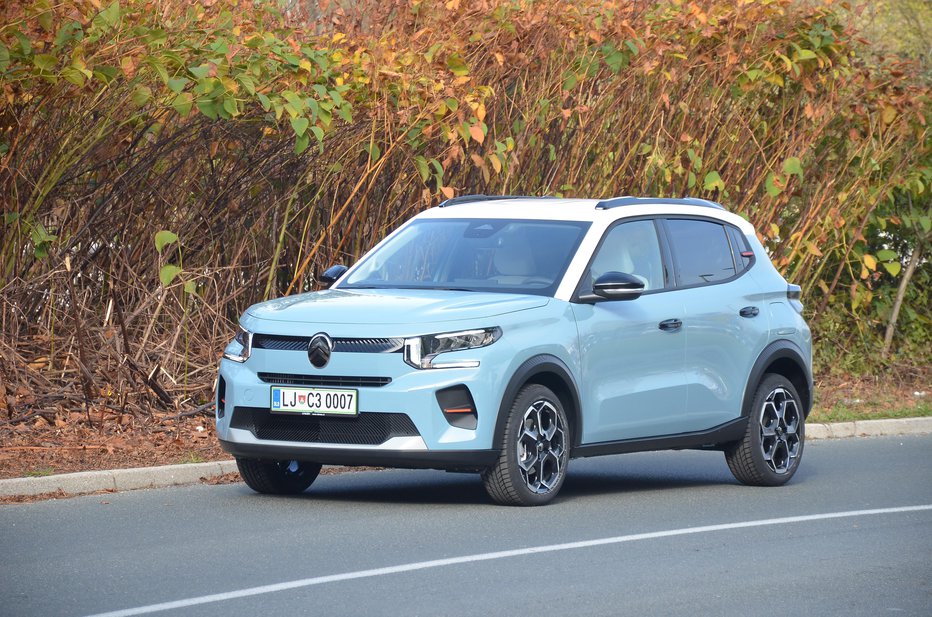 Fotografija: Citroën C3 je končno pripeljal tudi k nam, najprej z bencinskim pogonom. FOTO: Gašper Boncelj