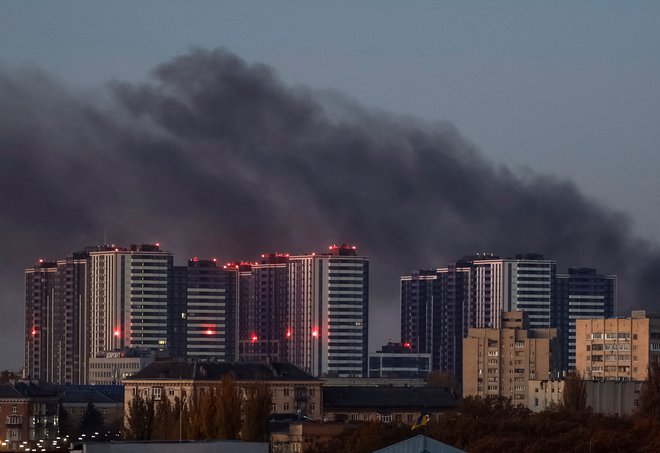 Dim nad Kijevim. FOTO: Gleb Garanich Reuters