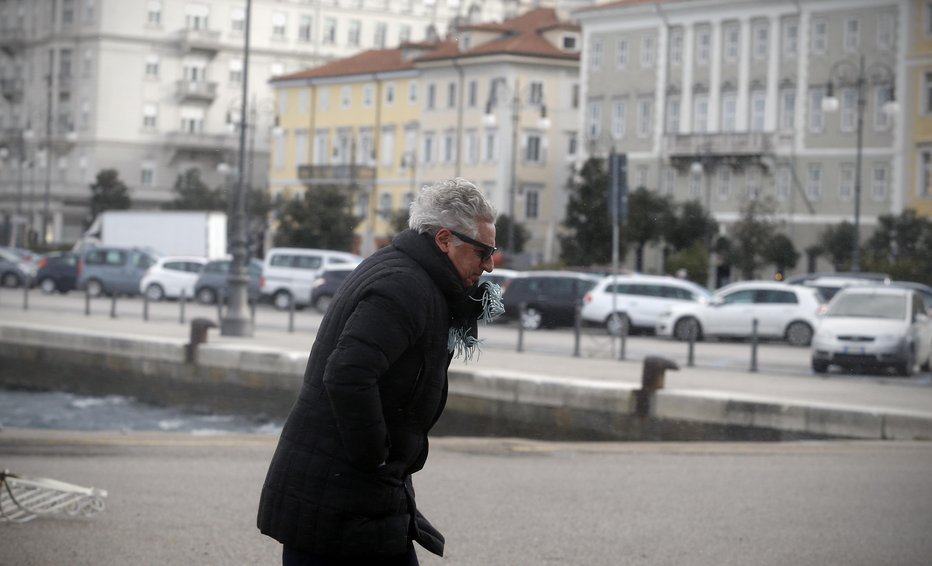 Fotografija: Na Primorskem bo pihala burja. FOTO: Samec Blaž