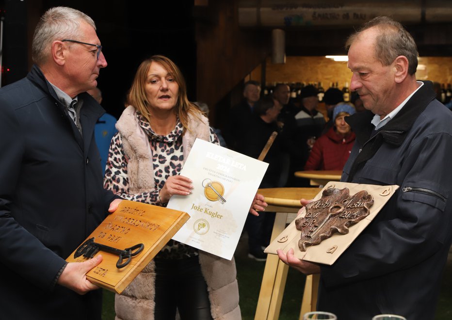 Fotografija: Jože Kugler, desno, je že šestič kletar leta. FOTOGRAFIJE: Jože Miklavc