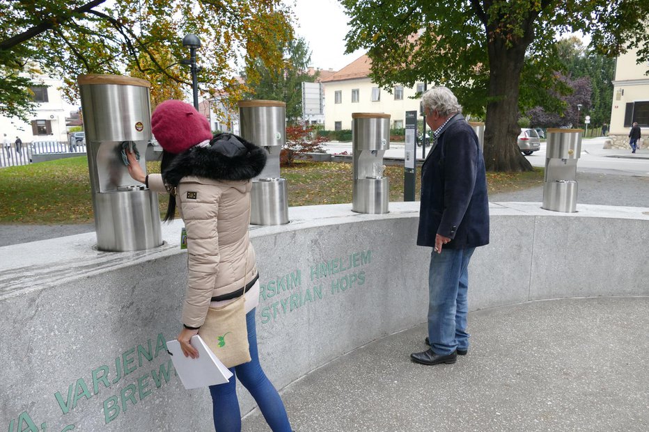 Fotografija: V Žalcu so z denarjem od iger na srečo postavili fontano piv. Terna! FOTO: Primož Hieng