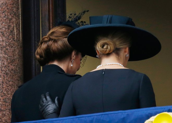 Senior members of the Royal Family, lead by King Charles III, attend the Remembrance Day Parade at The Cemotaph on Whitehall to pay their respects to the fallen of armed conflict.

Pictured: catherine princess of wales,catherine duchess of cambridge and cornwall,catherine middleton,kate middleton,sophie duchess of edinburgh,sophie rees-jones
Ref: BLU_S8032079 101124 NON-EXCLUSIVE
Picture by: Robin Nunn-IPA/POOL supplied by Splash News/SplashNews.com

Splash News and Pictures
USA: 310-525-5808 
UK: 020 8126 1009
eamteam@shutterstock.com

World Rights, No United Kingdom Rights,Image: 932992799, License: Rights-managed, Restrictions: -GBR, Model Release: no, Pictured: catherine princess of wales,catherine duchess of cambridge and cornwall,catherine middleton,kate middleton,sophie duchess of edinburgh,sophie rees-jones