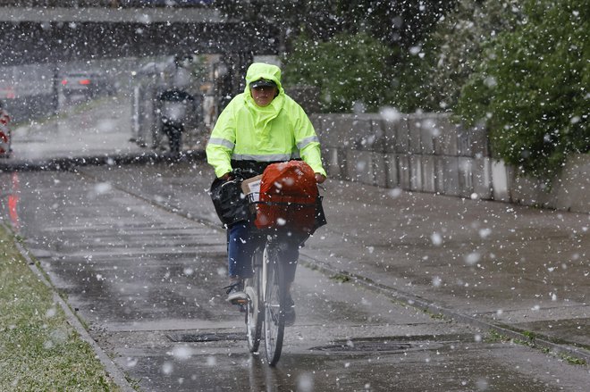 Če bo res snežilo, se bo treba prilagoditi in spremeniti določene navade. Foto: Leon Vidic