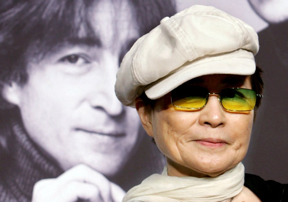 Fotografija: Yoko Ono se je za dragoceni predmet borila deset let. FOTO: Toru Hanai/ Reuters