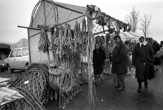 Sejem poteka že od leta 1700, na fotografiji prodajalec iz Čakovca leta 1973. Foto: Ludvik Kramberger