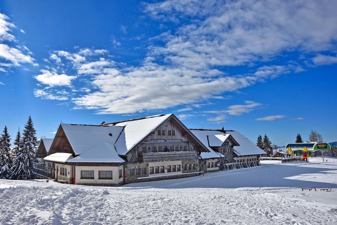 Nadgradili so gostinsko ponudbo v samopostrežni restavraciji Alpska Perla na vrhu smučišča.