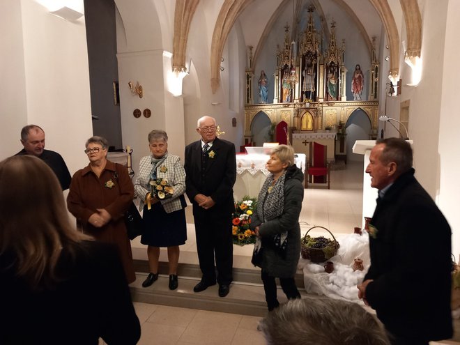 V cerkvi sv. Benedikta je obred vodil župnik in dekan Marjan Rola. FOTO: Oste Bakal