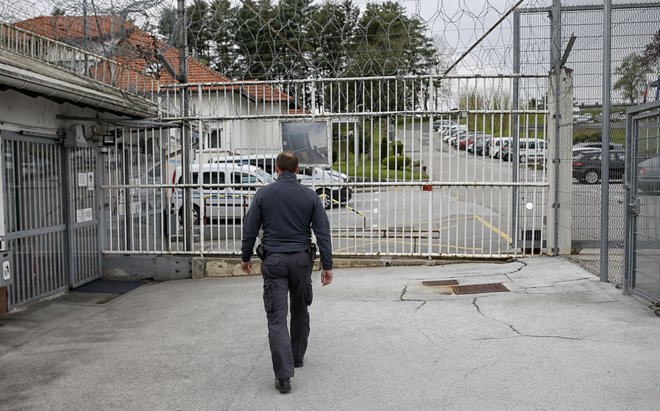 Veliko časa bi morala prebiti za rešetkami. FOTO: Blaž Samec