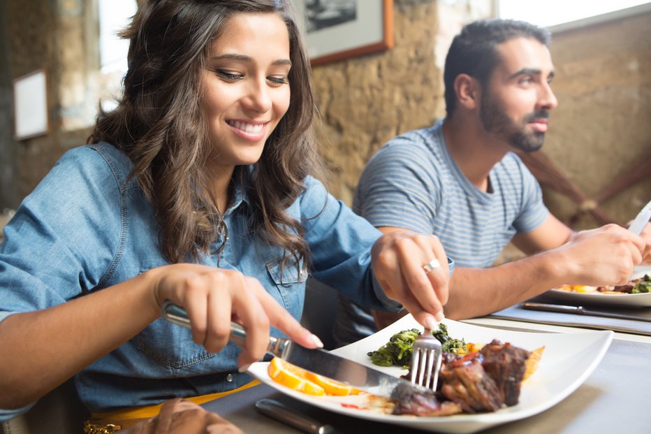 Fotografija: Ne vemo, kaj si mislite o ljudeh, rojenih v znamenju rib, a če vam gredo na živce, je za obvladovanje stresa je nujno, da, se spoprijateljimo z ribami ... FOTO: Shutterstock 