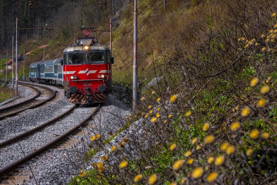 Fotografija: Z gradnjo tega železniškega odseka je bila Murska Sobota končno povezana z notranjostjo Slovenije.