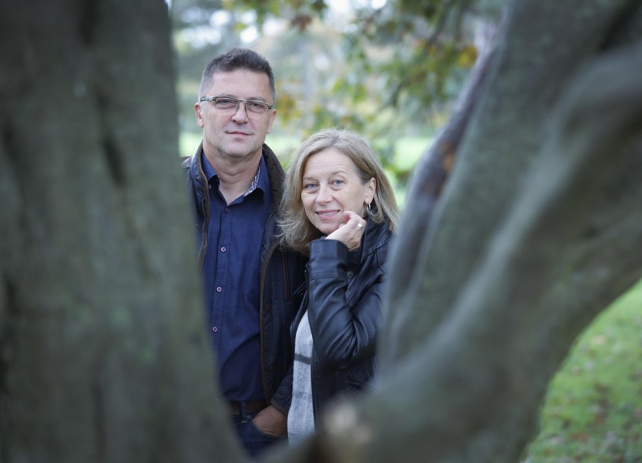 Fotografija: Veselita se knjižnega sejma, kjer imajo majhno stojnico, a na njej skrbno izbrano literaturo.