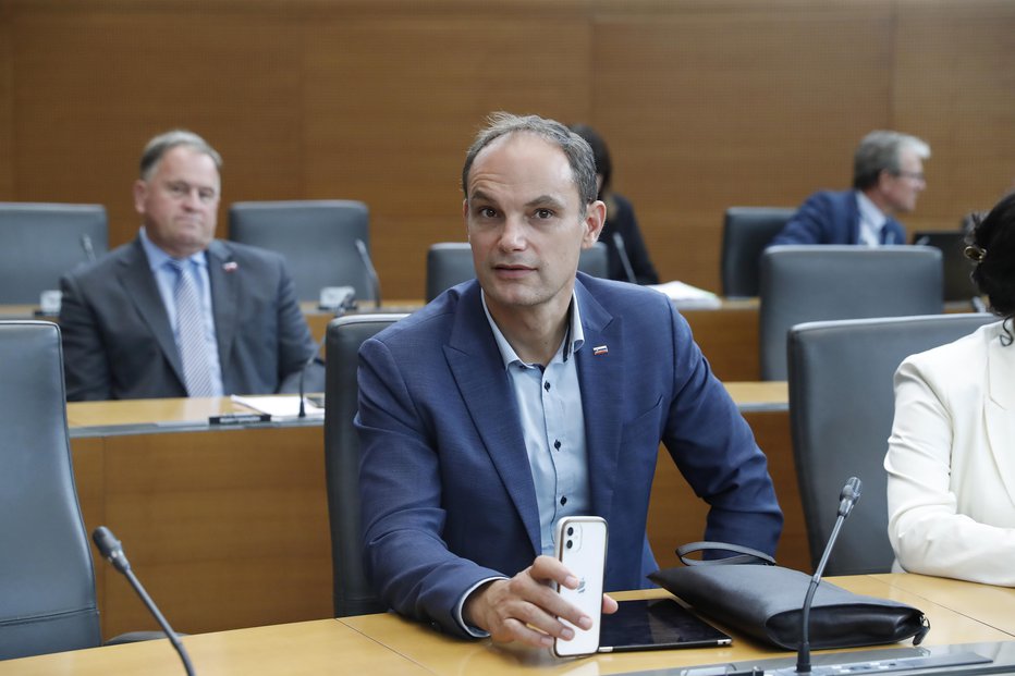 Fotografija: Anže Logar je z Demokrati na tretjem mestu. FOTO: Leon Vidic/Delo