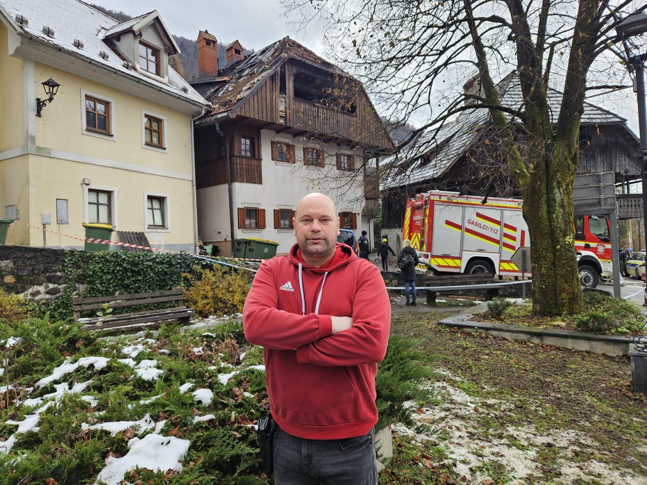 Fotografija: Jasmin Mulalić je brez oklevanja odhitel na pomoč sosedom. FOTO: Tina Horvat